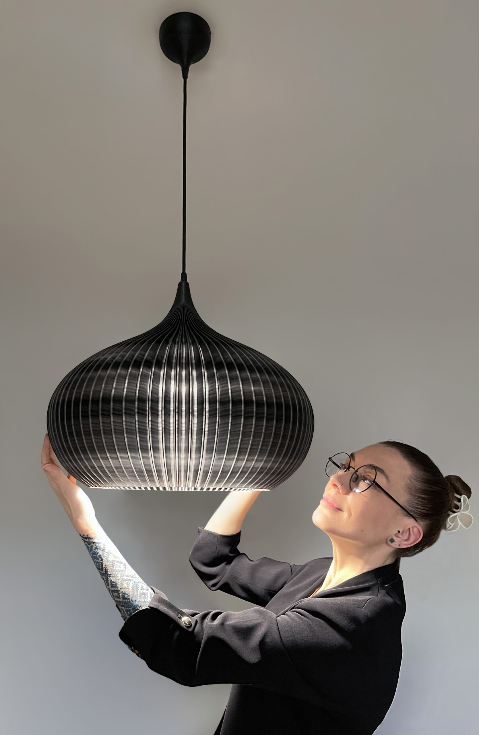 Elegant pendant light over kitchen table.